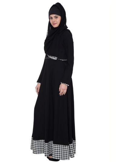 Lubna Abaya With Black And White Check Border