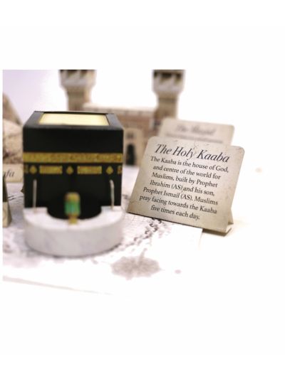 The story of Mecca, the Centre of the World (Make & Learn)