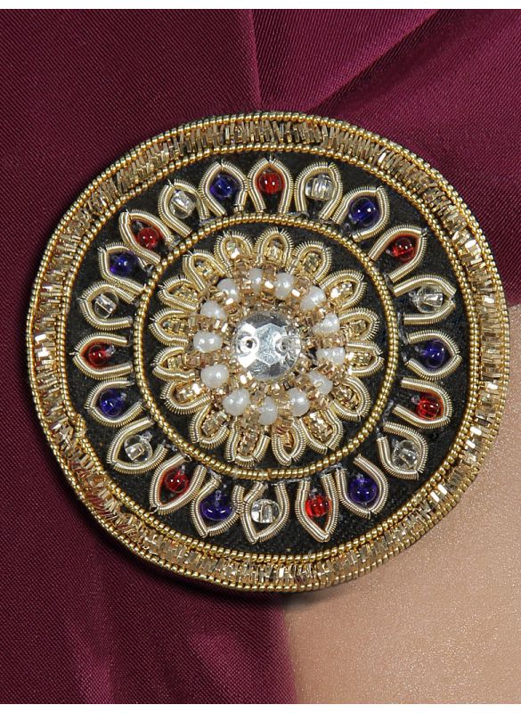 Intricate_Crown_Design_Brooch_Pin_CloseView_IslamicShop.in