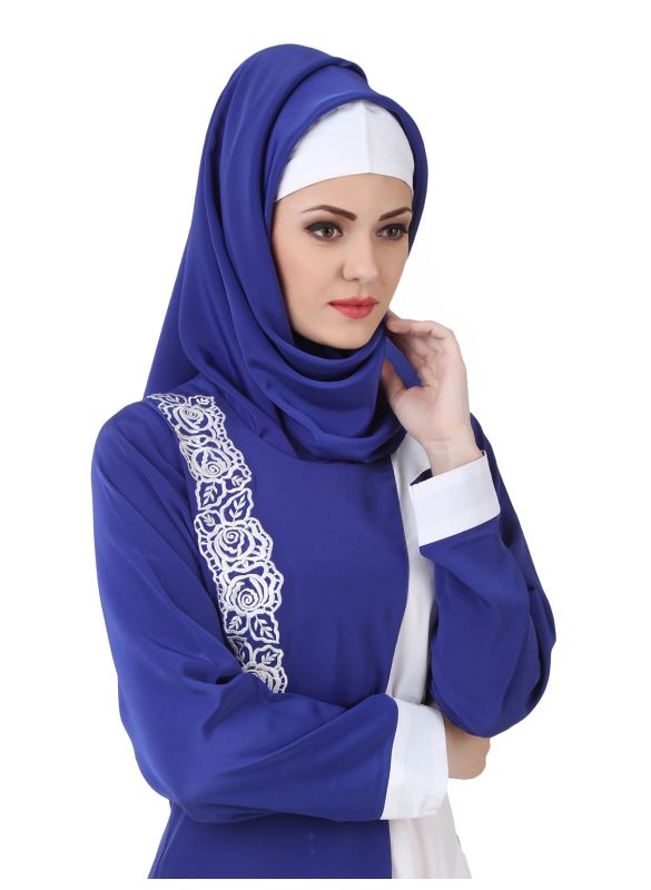 Asbah_Crepe_Royal_Blue_&_White_Abaya_CloseupView_IslamicShop.in