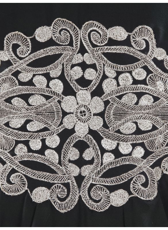 Amara_Silver_Embroidered_Black_Kaftan_Close Up View_IslamicShop.in