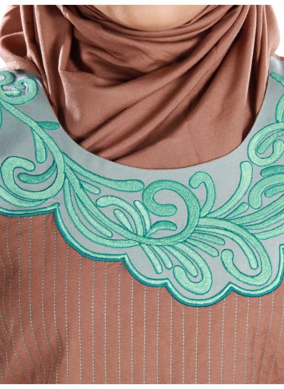 Rehemat_Rayon_Abaya_Close-Up-View_IslamicShop.in