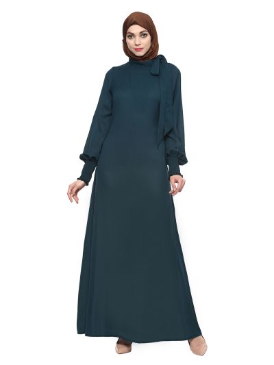 Green Abaya with Bow and Smoking at Cuff