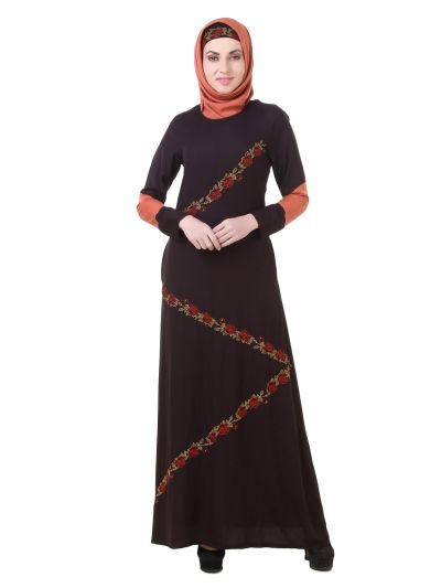 Rasmiyah Embroidery Abaya