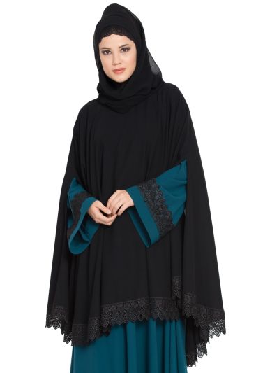 Free Size Cape with Lacework and Long Slits