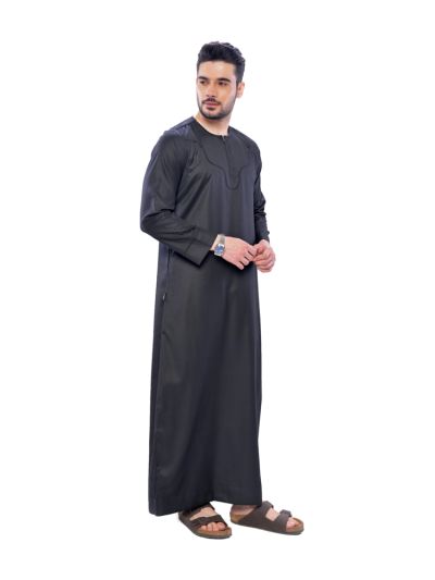 Kurvig Omani Black Thobe