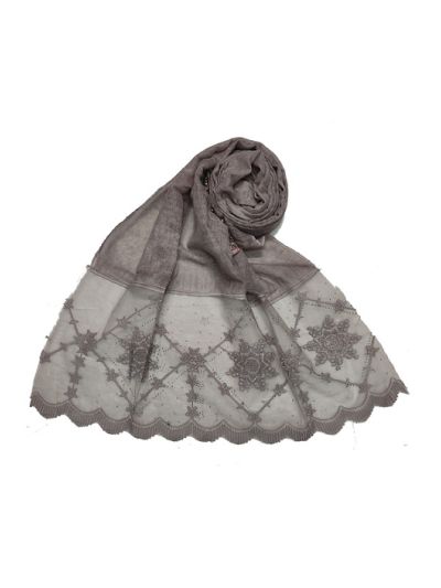 Kite Shaped Design On Net With Glittery Diamonds On Scarf